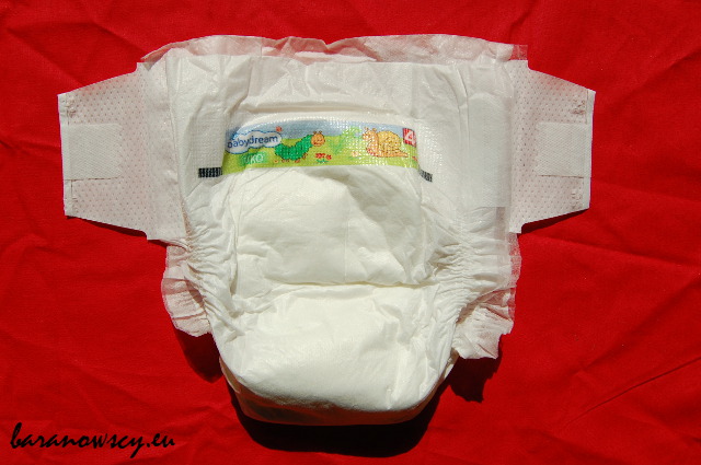 biedronka pampers 29.99